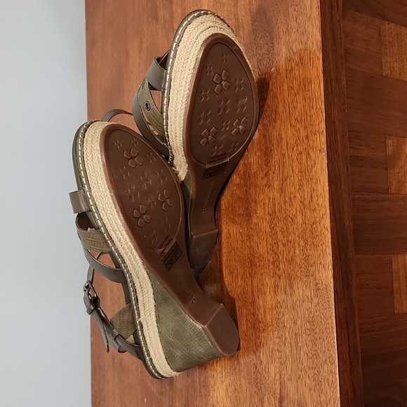 🍀 Green Women's wedge sandals size 10M for St. Patty's Day 💚🍀 - Picture 5 of 7